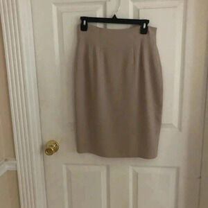 Women’s skirt/Kenar size 8